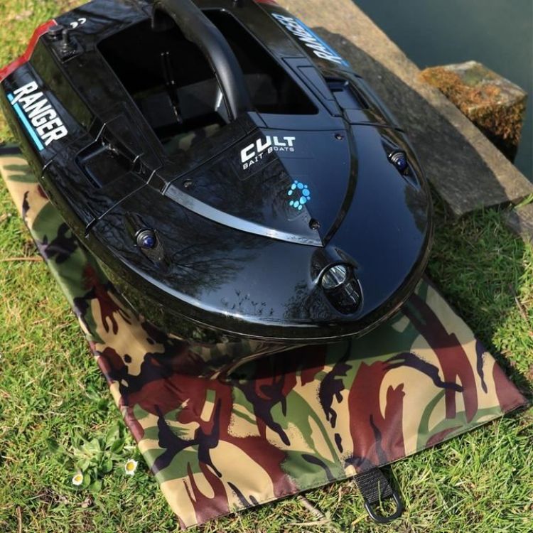 Снимка на Дюшек за лодка CULT DPM Camo Bait Boat Protection Mat