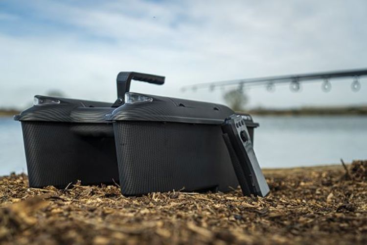 Снимка на Лодка за захранване RidgeMonkey Hunter 750 Bait Boat