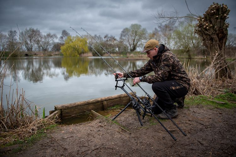 Снимка на Стойка FOX EOS 2 & 3 ROD TRIPOD