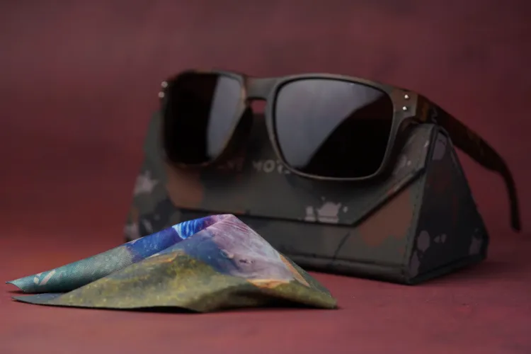 Снимка на Очила ONE MORE CAST PEEKABOO SUNGLASSES