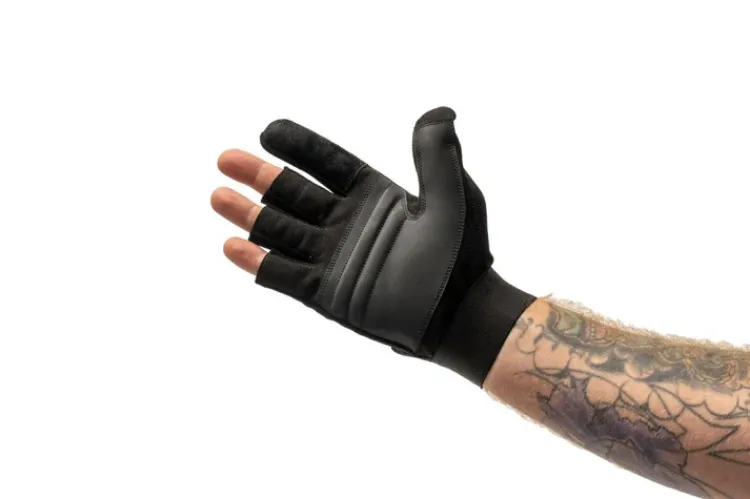 Снимка на Ръкавица Nash Spot On Casting Glove